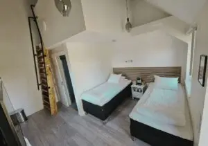 xr:d:DAGAJ4VFZCI:5,j:6304335973525791106,t:24032118